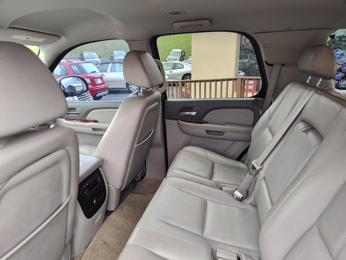 2007 Gray Chevrolet Tahoe (1GNFK13097R) , located at 5700 Curlew Drive, Norfolk, VA, 23502, (757) 455-6330, 36.841885, -76.209412 - Photo#7